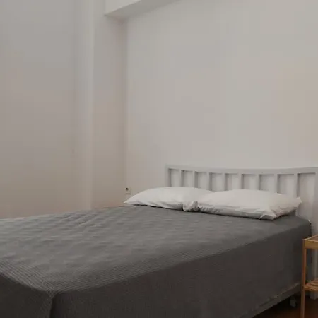 Hidden Gem Convenient & Spacious Andros Town