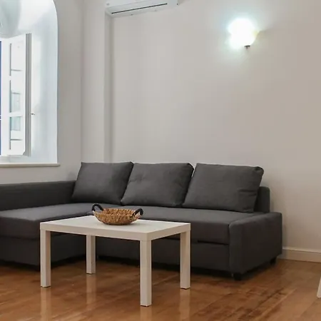 Hidden Gem Convenient & Spacious Apartment