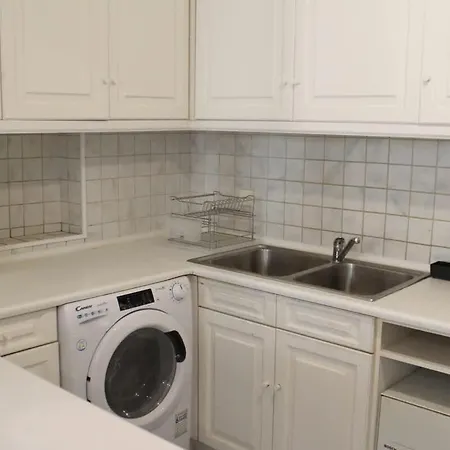 Hidden Gem Convenient & Spacious Apartment *