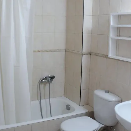 Hidden Gem Convenient & Spacious Andros Town